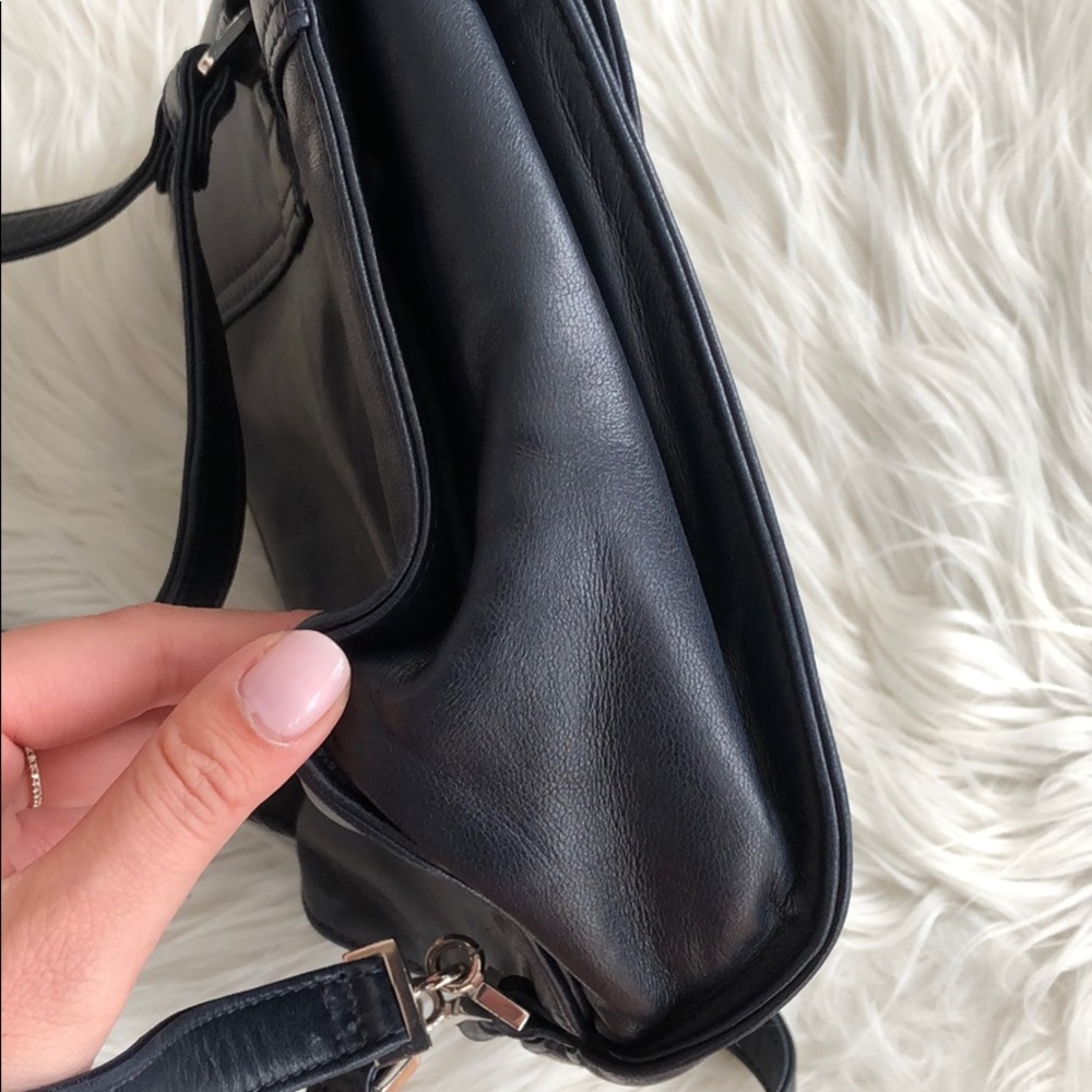 Chanel navy blue lambskin backpack - Picture 7 of 16